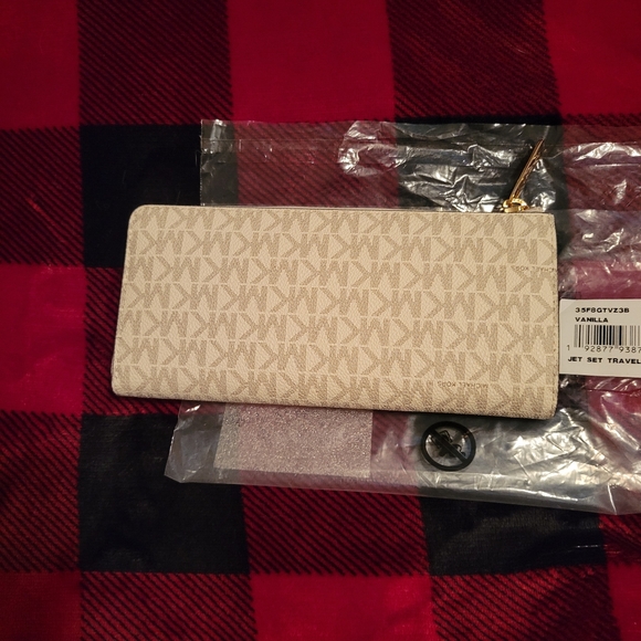 🎀MICHAEL KORS Jet Set Travel Large Logo Quarter-Zip Wallet Vanilla🎀 - Picture 7 of 8